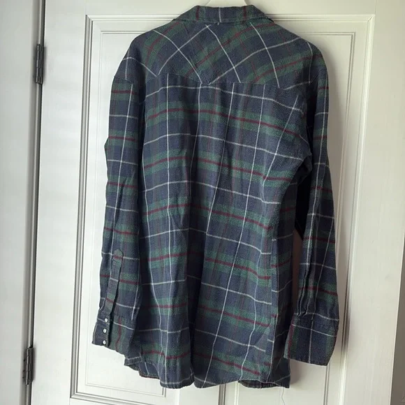 Casual Country Pearl Snap Blue and Green Plaid Flannel Button-Up Shirt medium - Picture 5 of 5